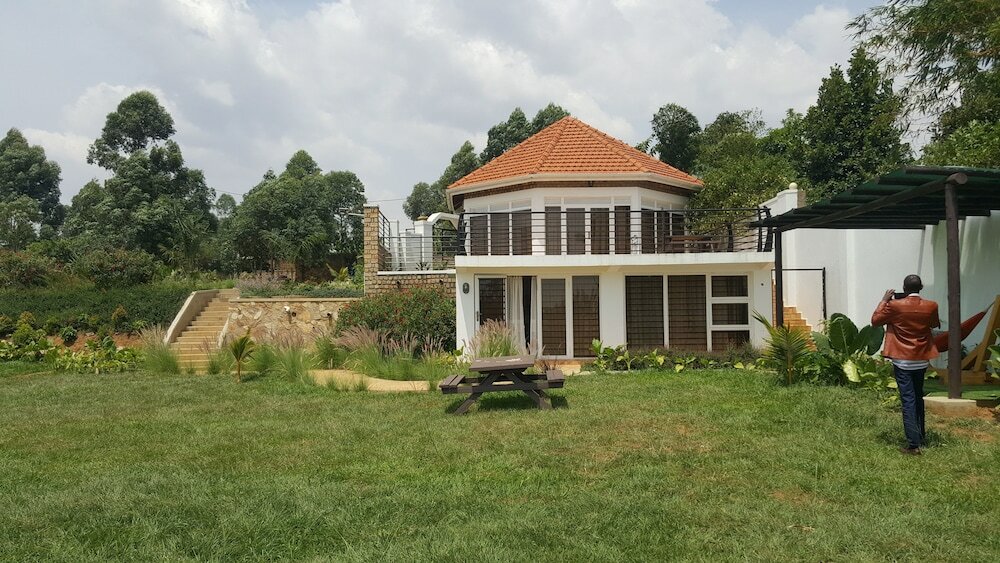 Фото Kaazi LakeFront Villas