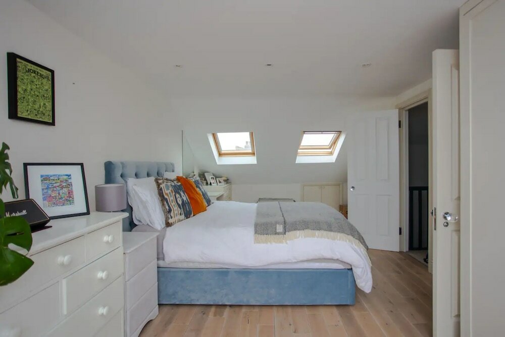 Фото Bright2 Bedroom Apartment With Roof Terrace in Wimbledon