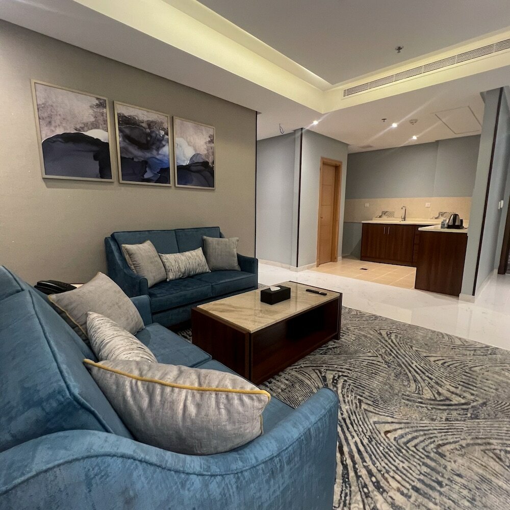 Фото Level Nine Hotel