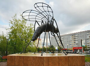 Комар (Республика Коми, Усинск), жанровая скульптура в Усинске