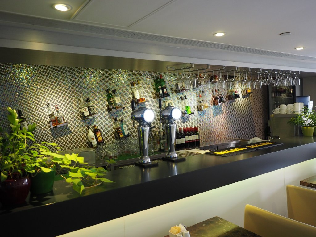 Фото Harbour Plaza 8 Degrees