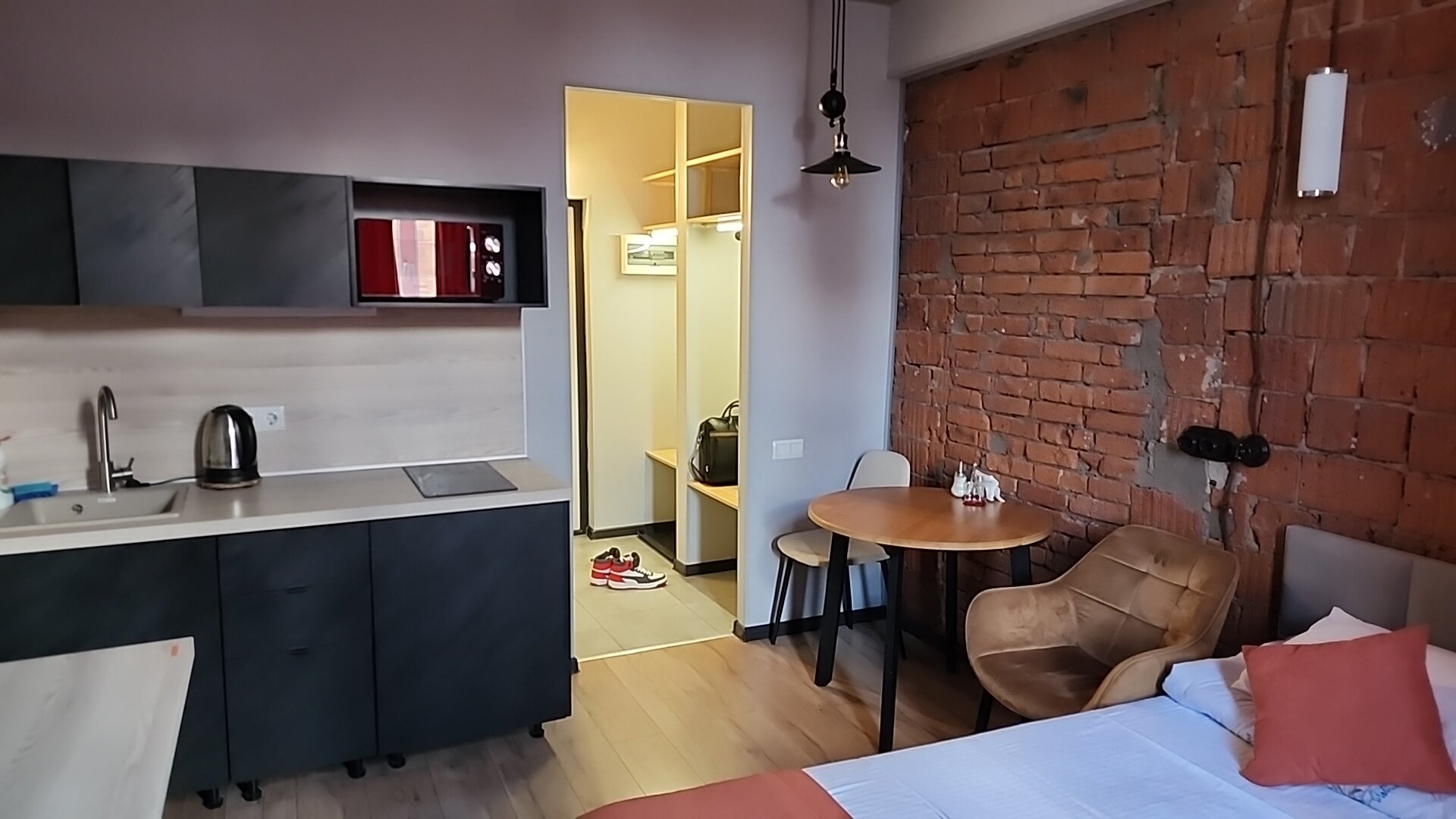 Фото Metro Rooms