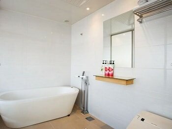 Фото Lavilla Hotel