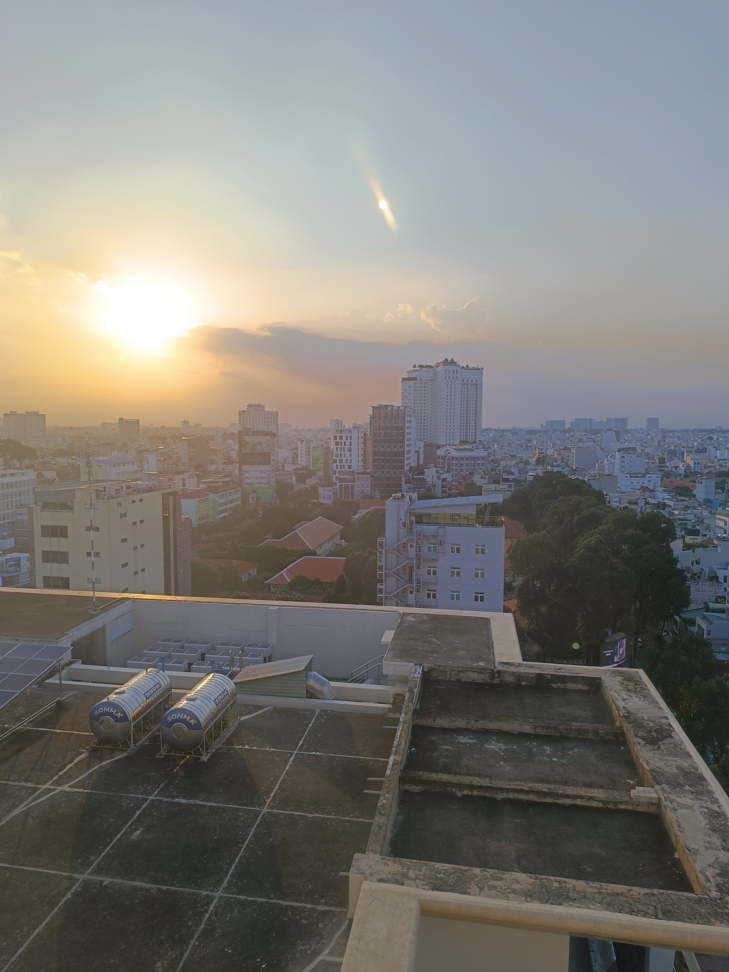 Фото Emm Hotel Saigon