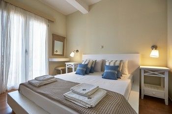 Фото Aelia Apartments