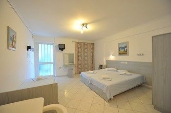 Фото Galazia Akti