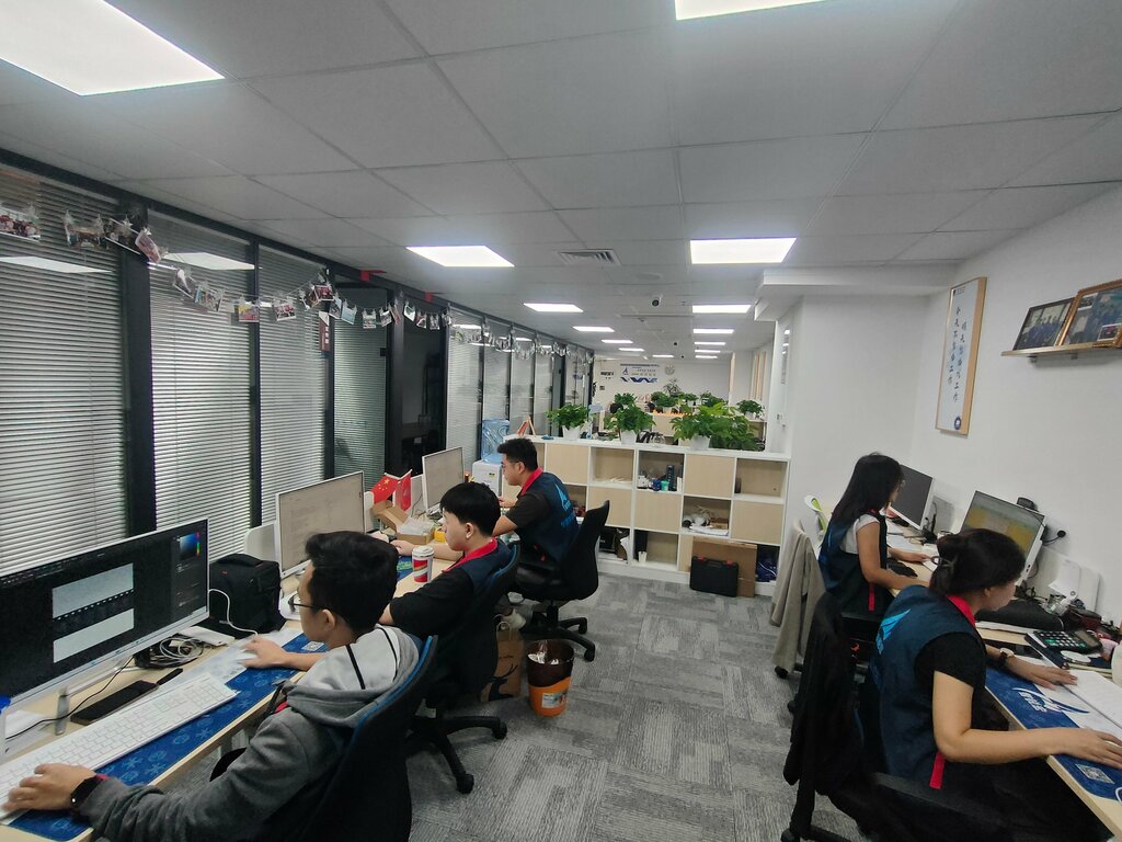 Electronic devices and components Shenzhen Zhi Rui Hong Electronics Development Co., Ltd, Shenzhen, photo