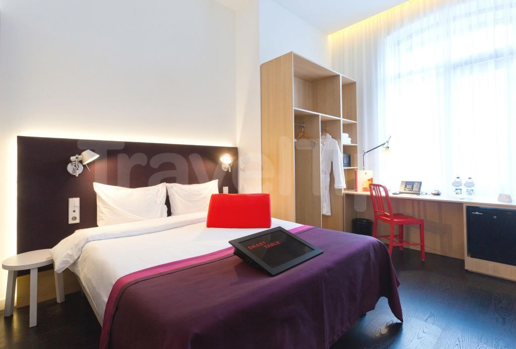 Фото Azimut Сити Отель Тульская Москва