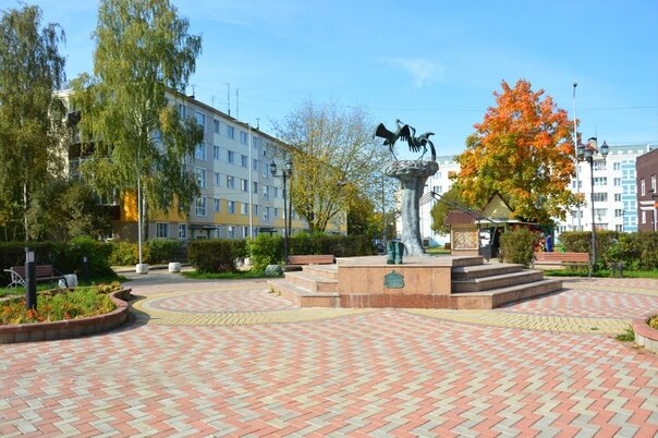 Жанровая скульптура Аисты, Талдом, фото