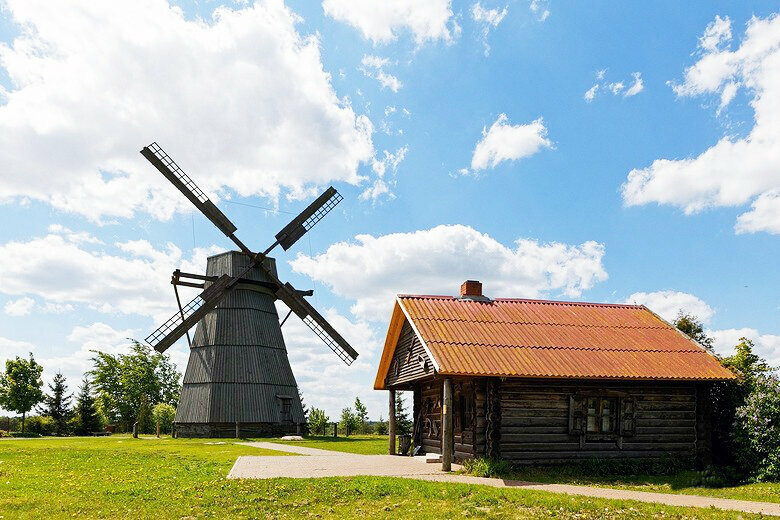 Museum Muzeyny kompleks starinnykh narodnykh remesel i tekhnology Dudutki, Minsk District, photo