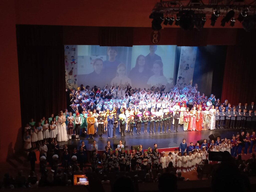 نوادي الأطفال والمراهقين Dvorets detskogo i yunosheskogo tvorchestva ، ، صورة