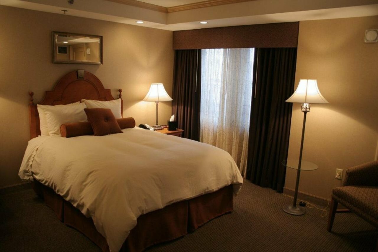 Фото Ambassador Hotel - Milwaukee