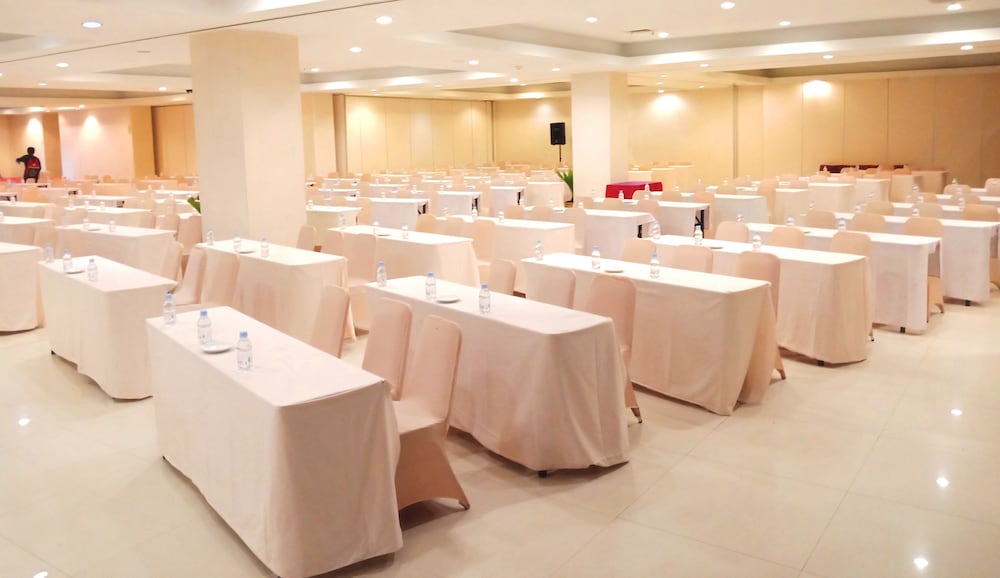 Фото Transera Hotel Pontianak