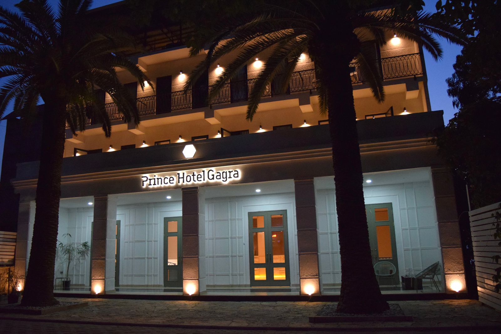 Фото Prince Hotel Gagra