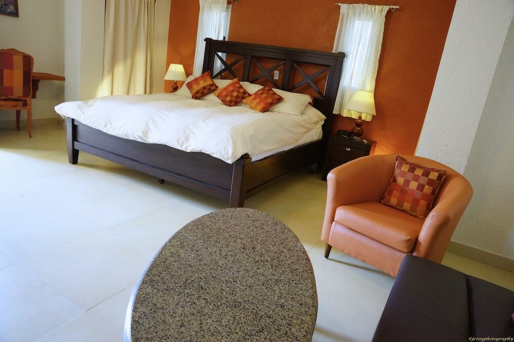 Фото La Lorraine Boutique Hotel