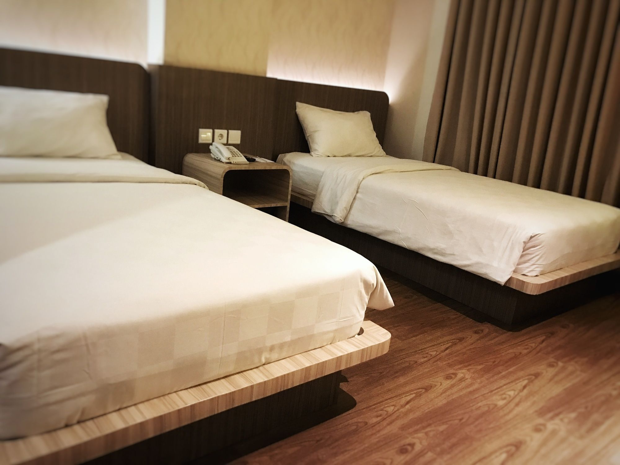 Фото M Premiere Hotel