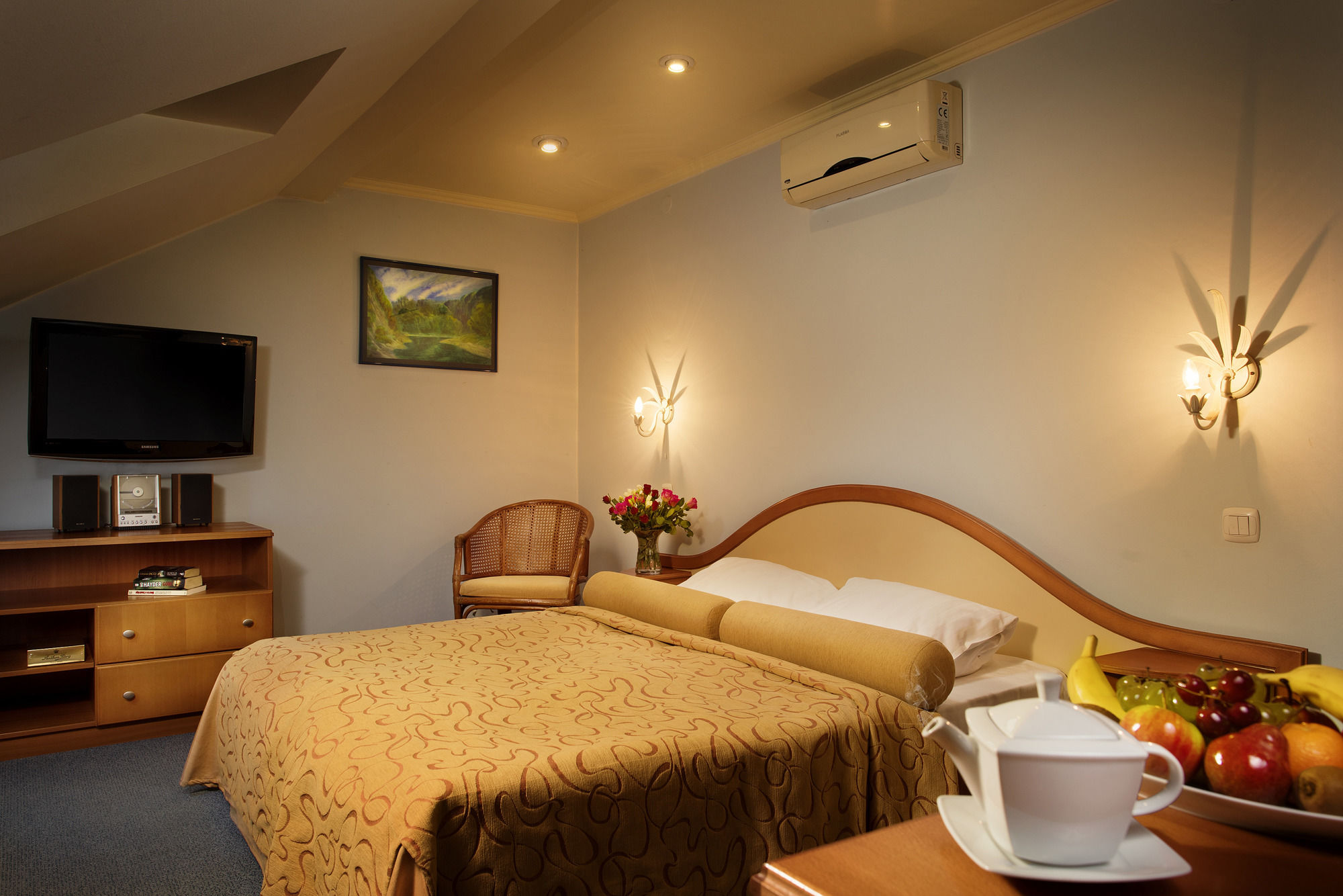 Фото Hotel Ambassador