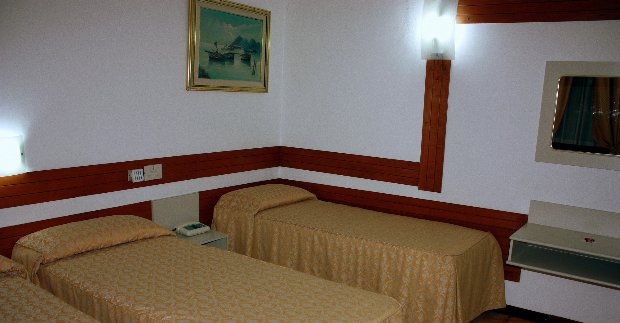 Фото Piccolo Hotel