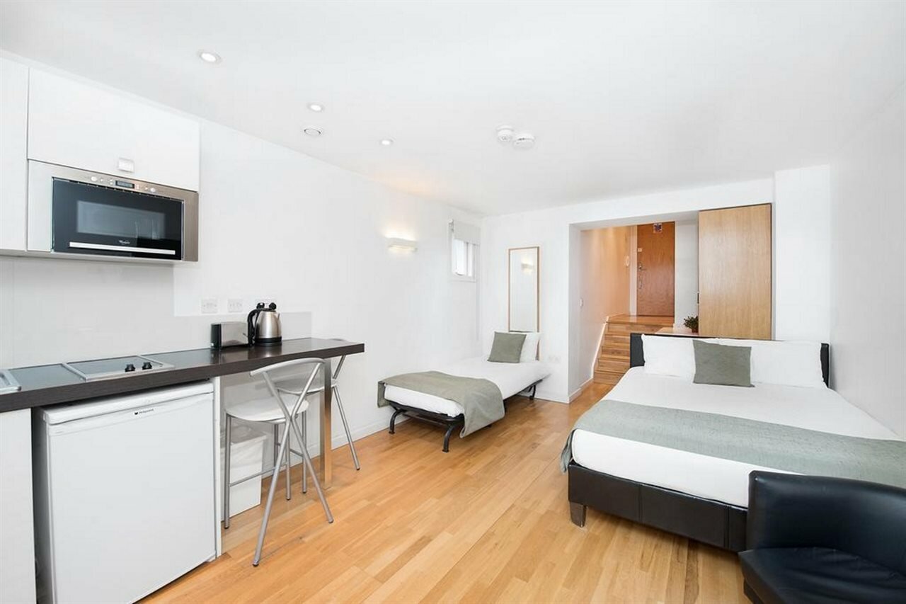 Фото Hyde Park Executive Apartments