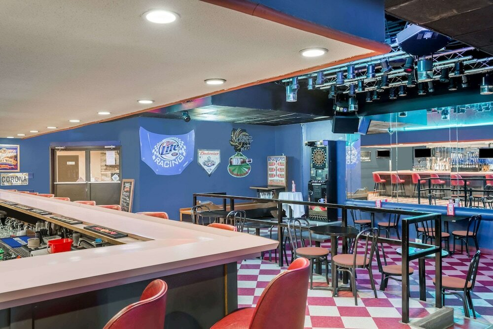 Фото Ramada by Wyndham Watertown