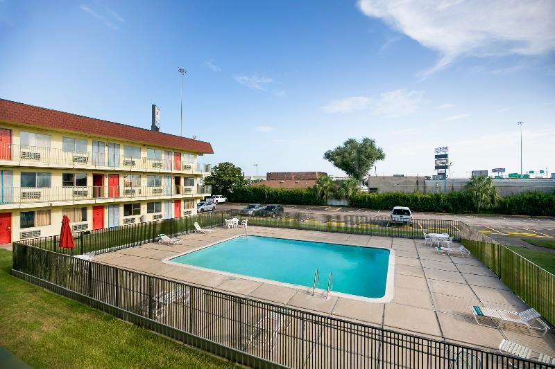 Фото Oyo Hotel Houston Southwest I-69