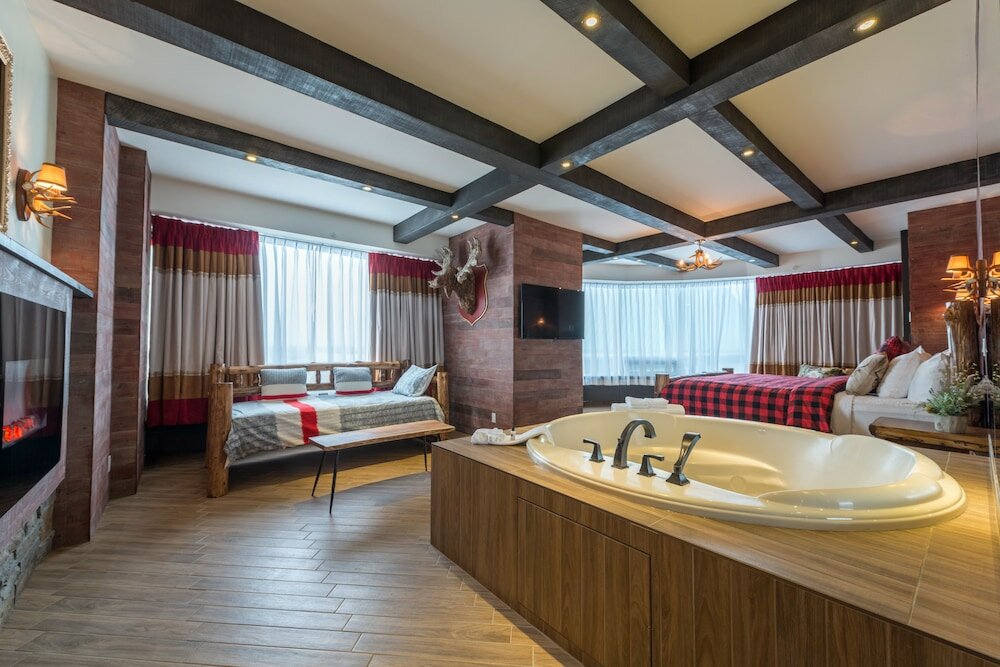 Фото Fantasyland Hotel