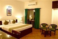 Фото Home@F37 Kailash Colony Metro