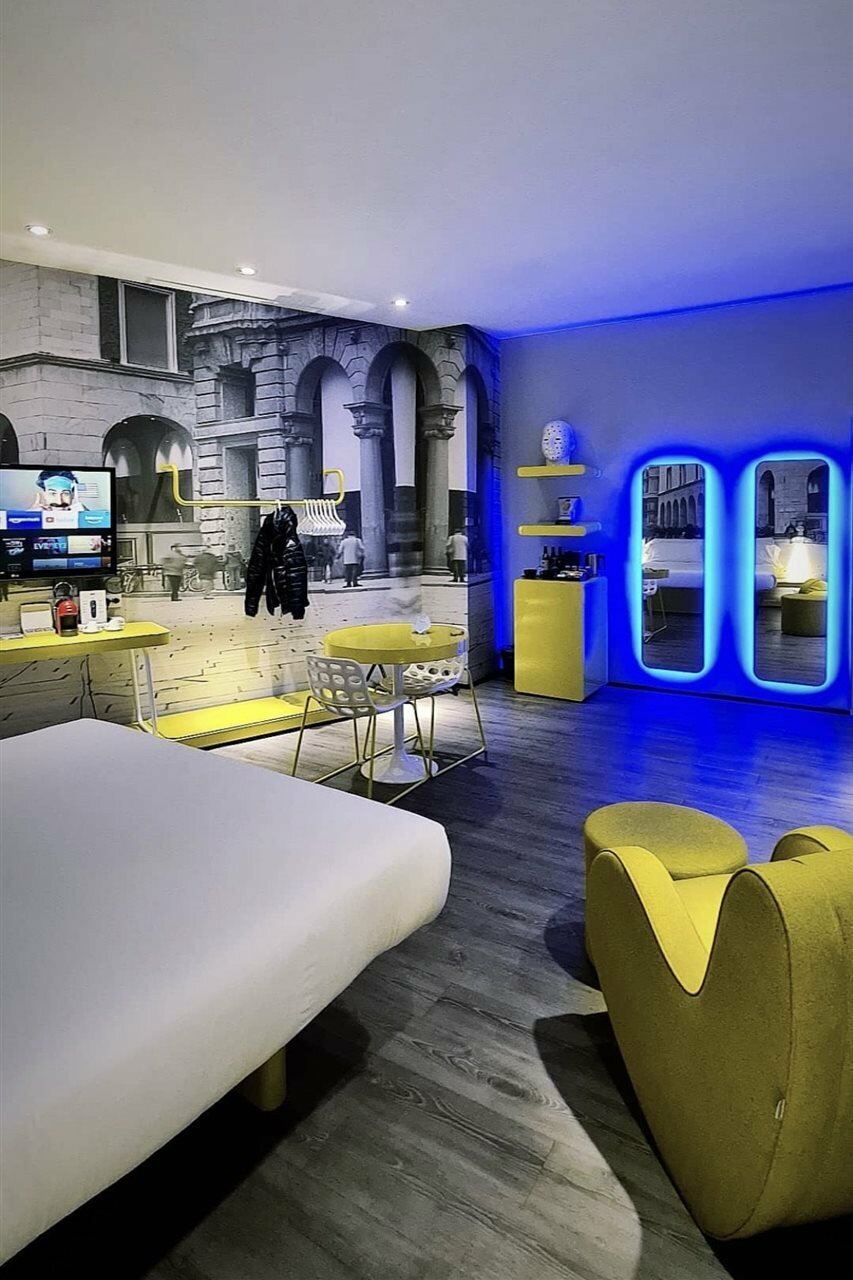 Фото The Street Milano Duomo