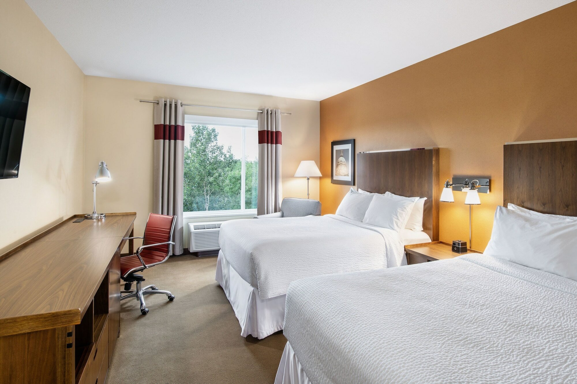 Фото Four Points by Sheraton Grande Prairie