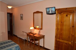 Hotel San Glorio (Santander, Calle Ruiz Zorrilla, 18), hotel