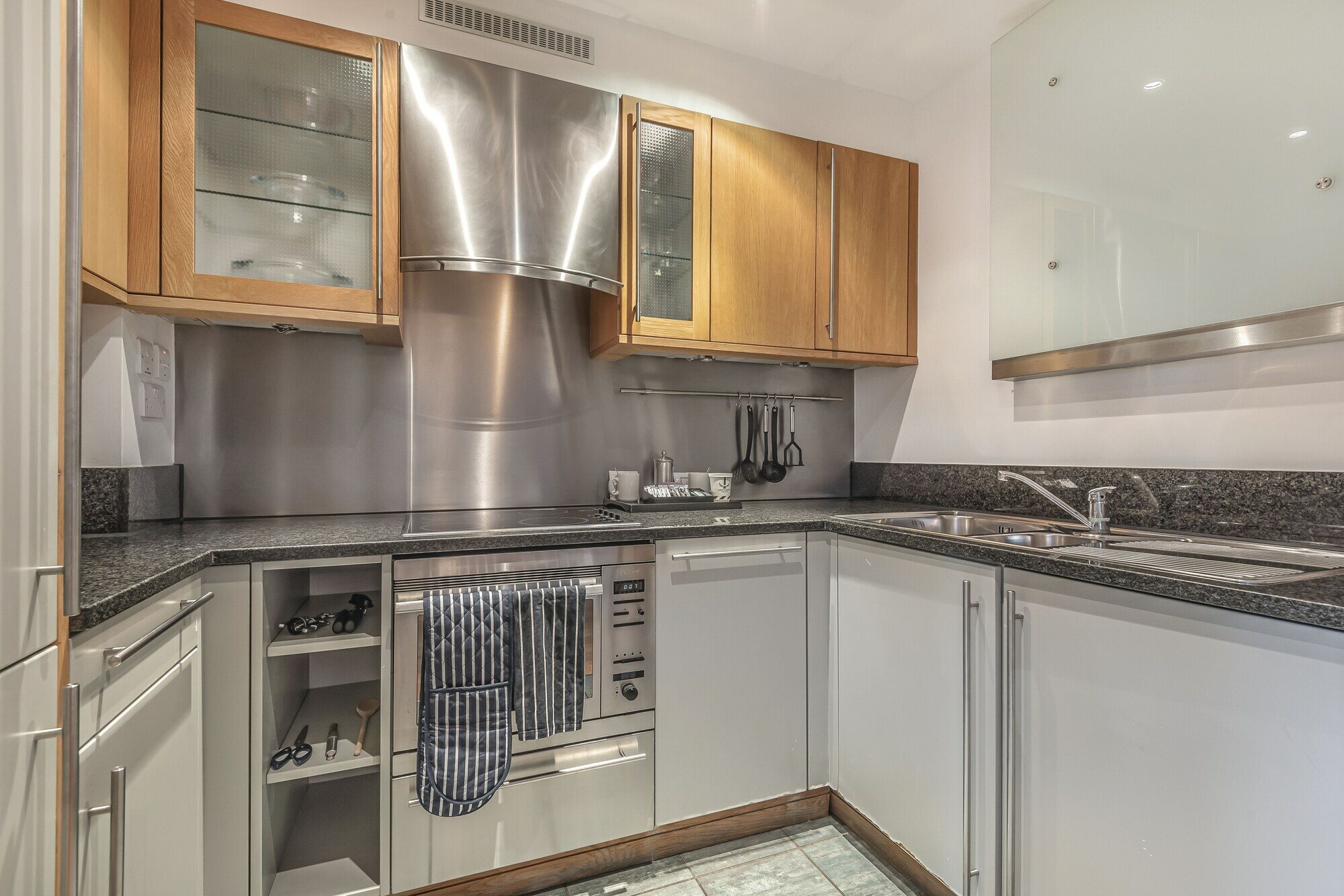 Фото Native Kings Wardrobe