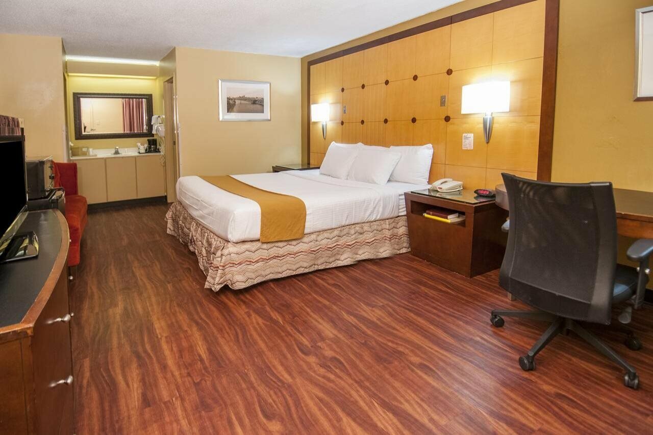 Фото Sweet Dream Inn University Park