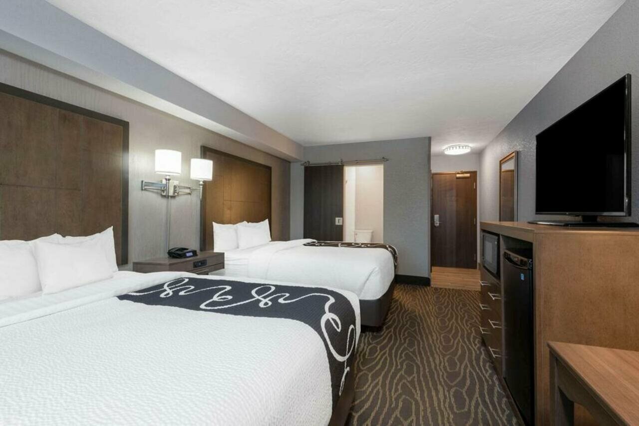 Фото La Quinta Inn & Suites by Wyndham Anchorage Airport