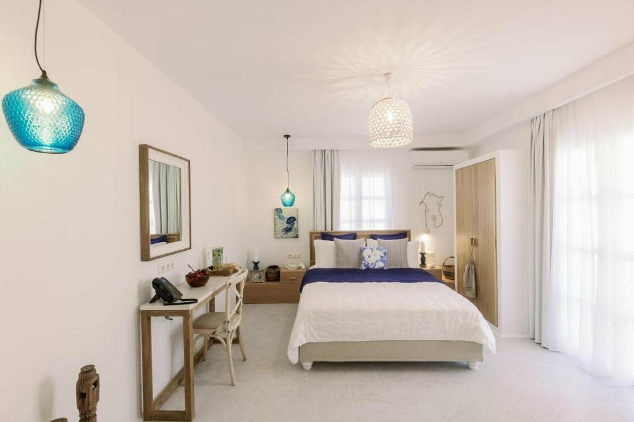 Фото Athina Studios & Suites