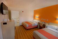 Фото Super 8 by Wyndham Charleston Wv