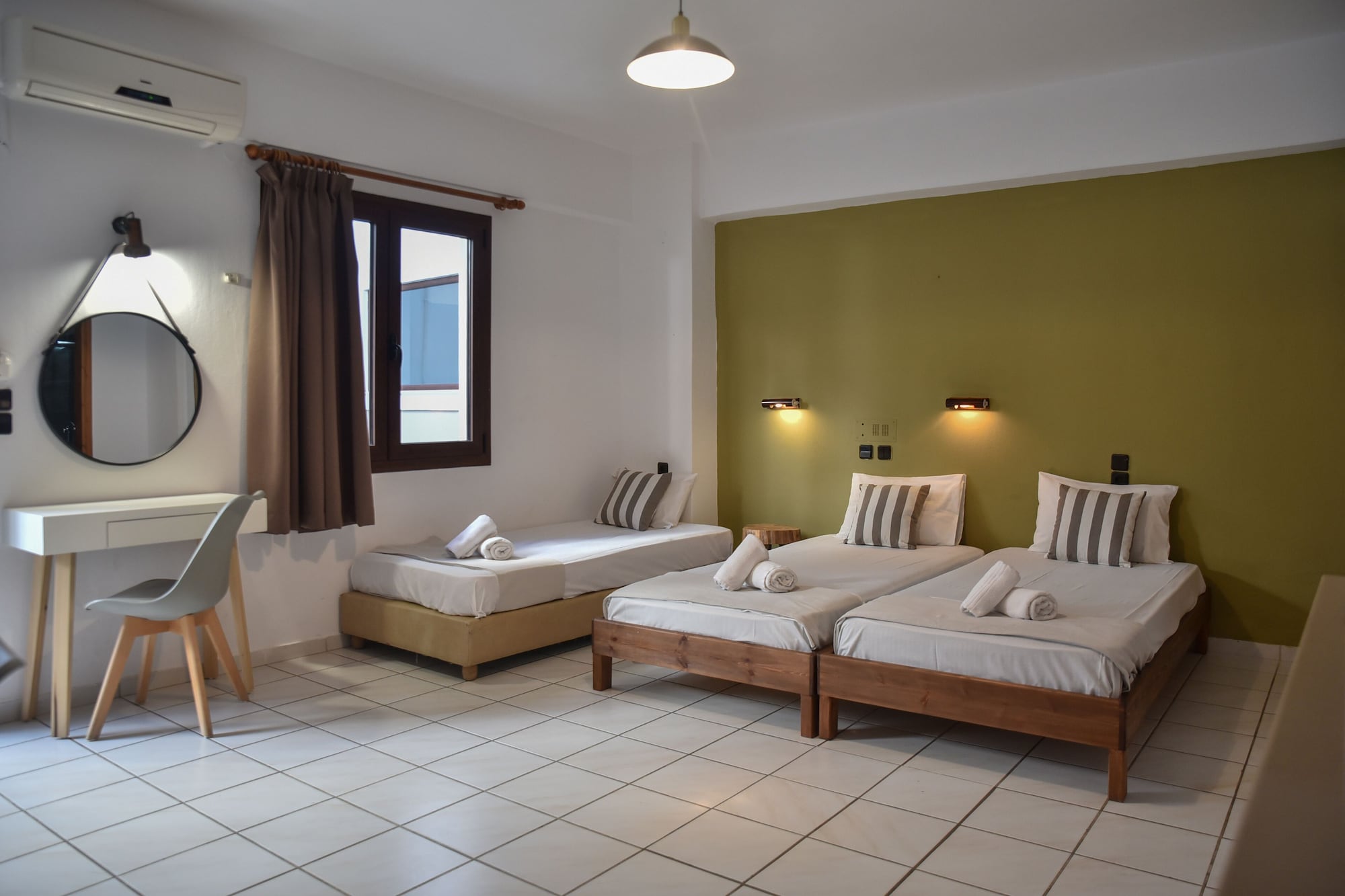 Фото Iraklis Studios & Apartments