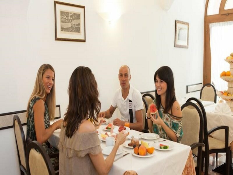 Фото Hotel Portici Romantik & Wellness