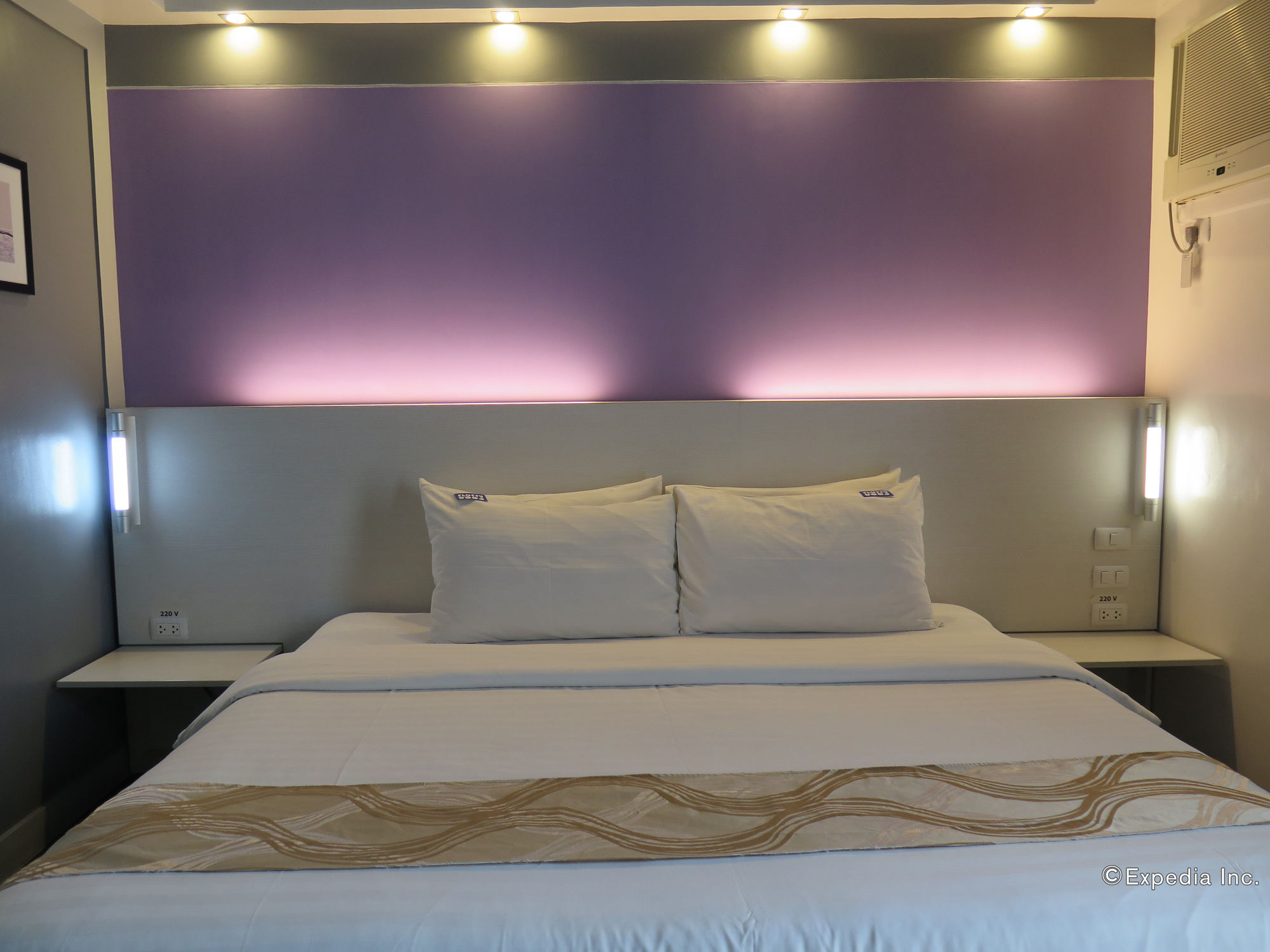 Фото Pillows Hotel