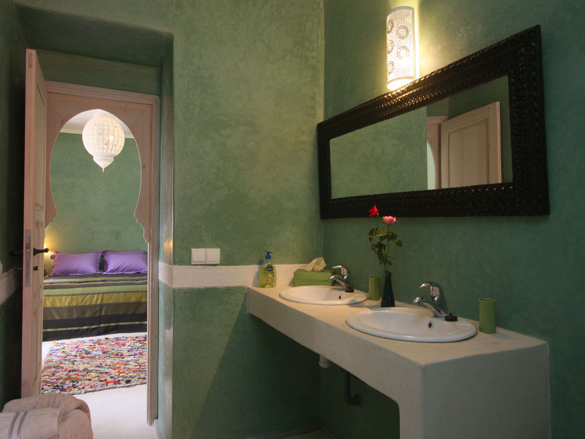 Фото Riad Tahani