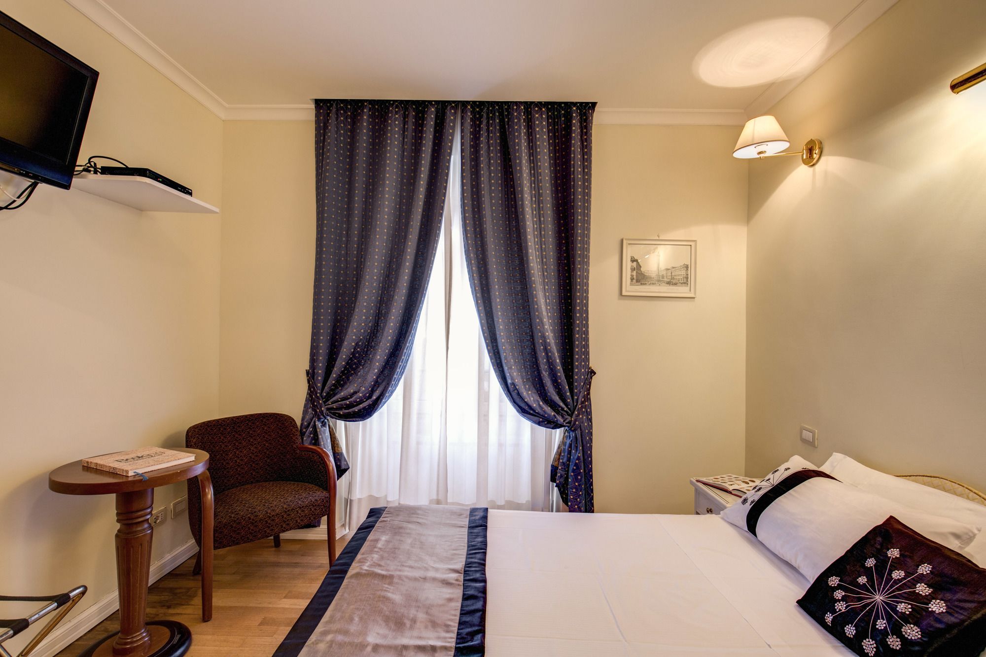 Фото Flann O'Brien Rooms