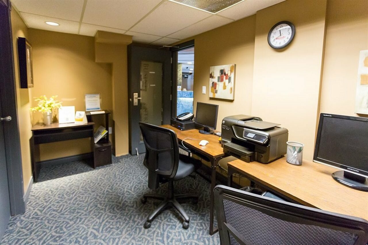 Фото Quality Inn West Edmonton