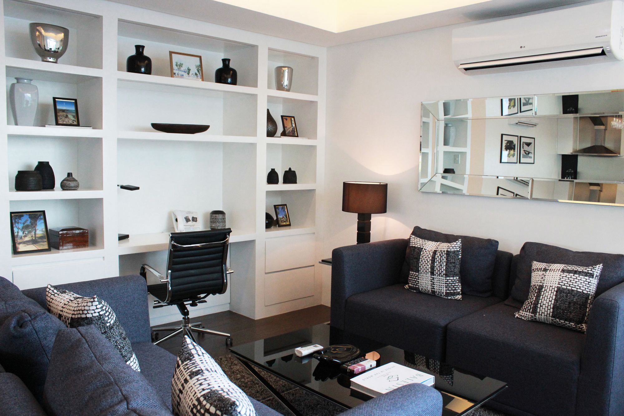 Фото The Alpha Suites