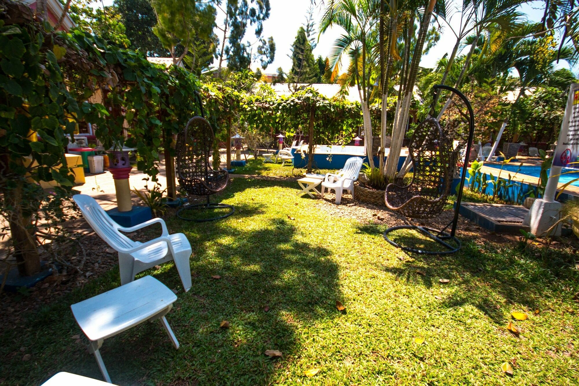 Фото Deep Forest Garden Hotel