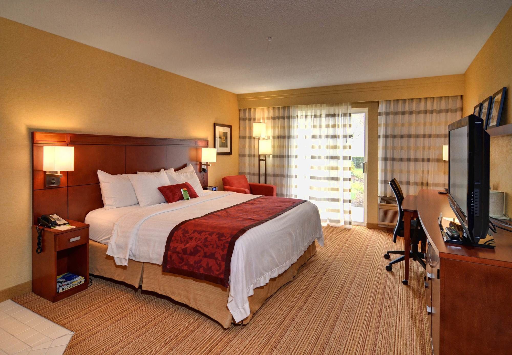 Фото Courtyard by Marriott Eugene Springfield