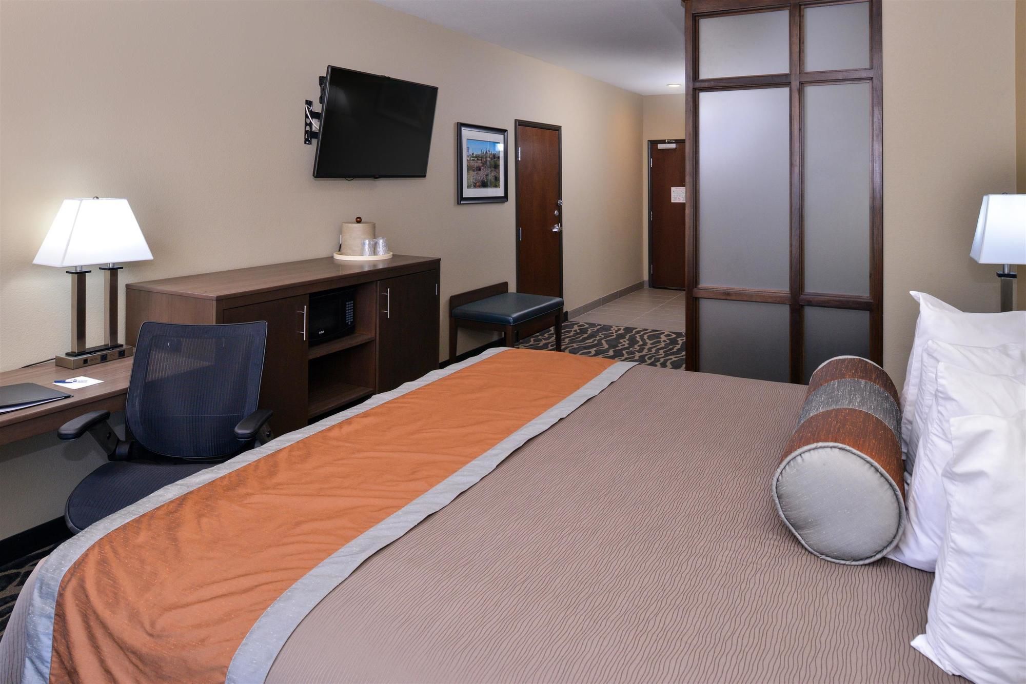 Фото Best Western Plus Fort Stockton Hotel