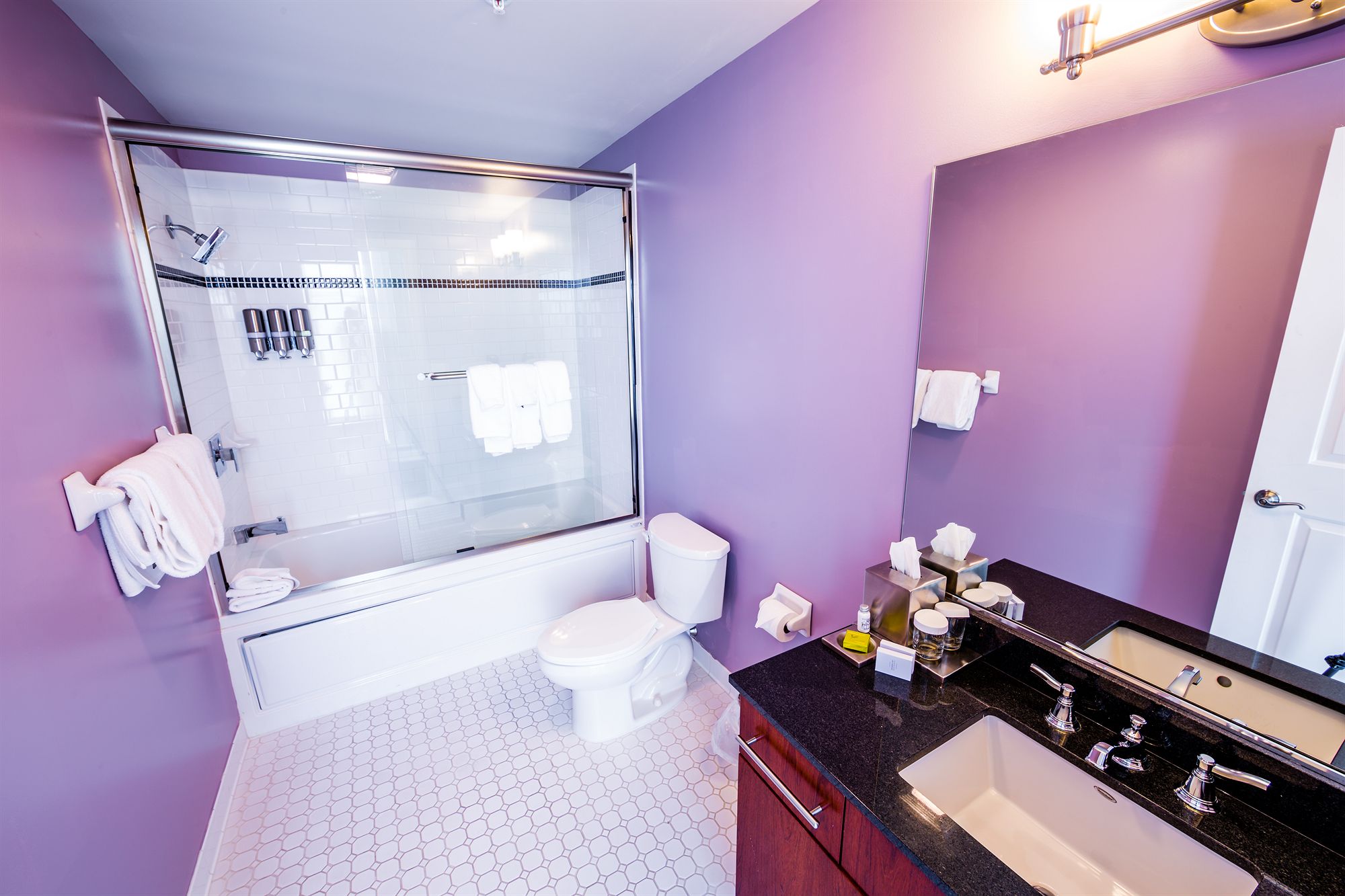 Фото Hotel at the Lafayette Trademark Collection by Wyndham