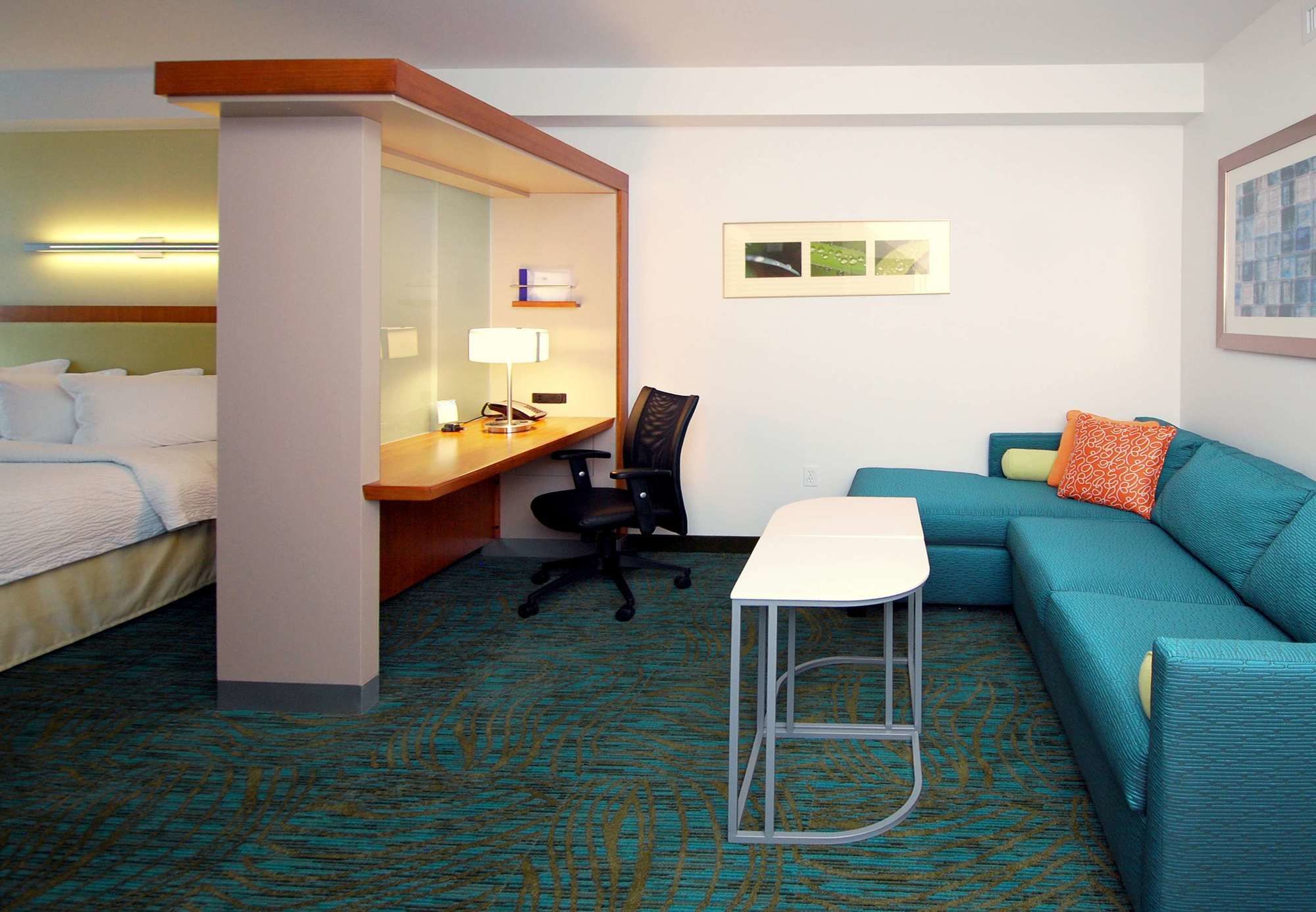 Фото SpringHill Suites Las Vegas North Speedway