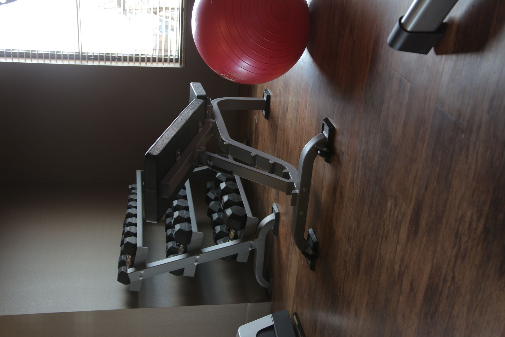 Фото Teddy's Residential Suites Watford City