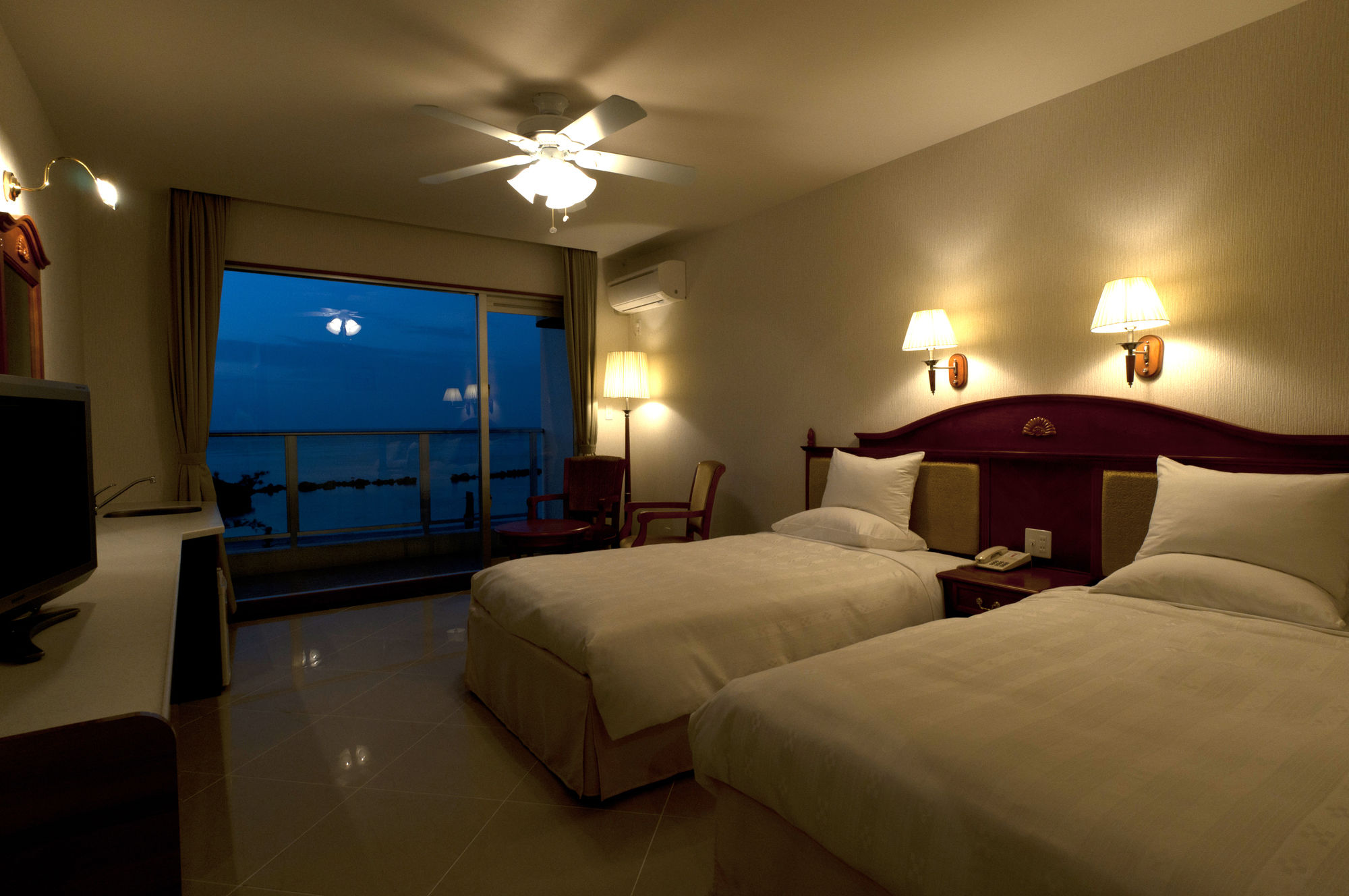 Фото Best Western Okinawa Onna Beach