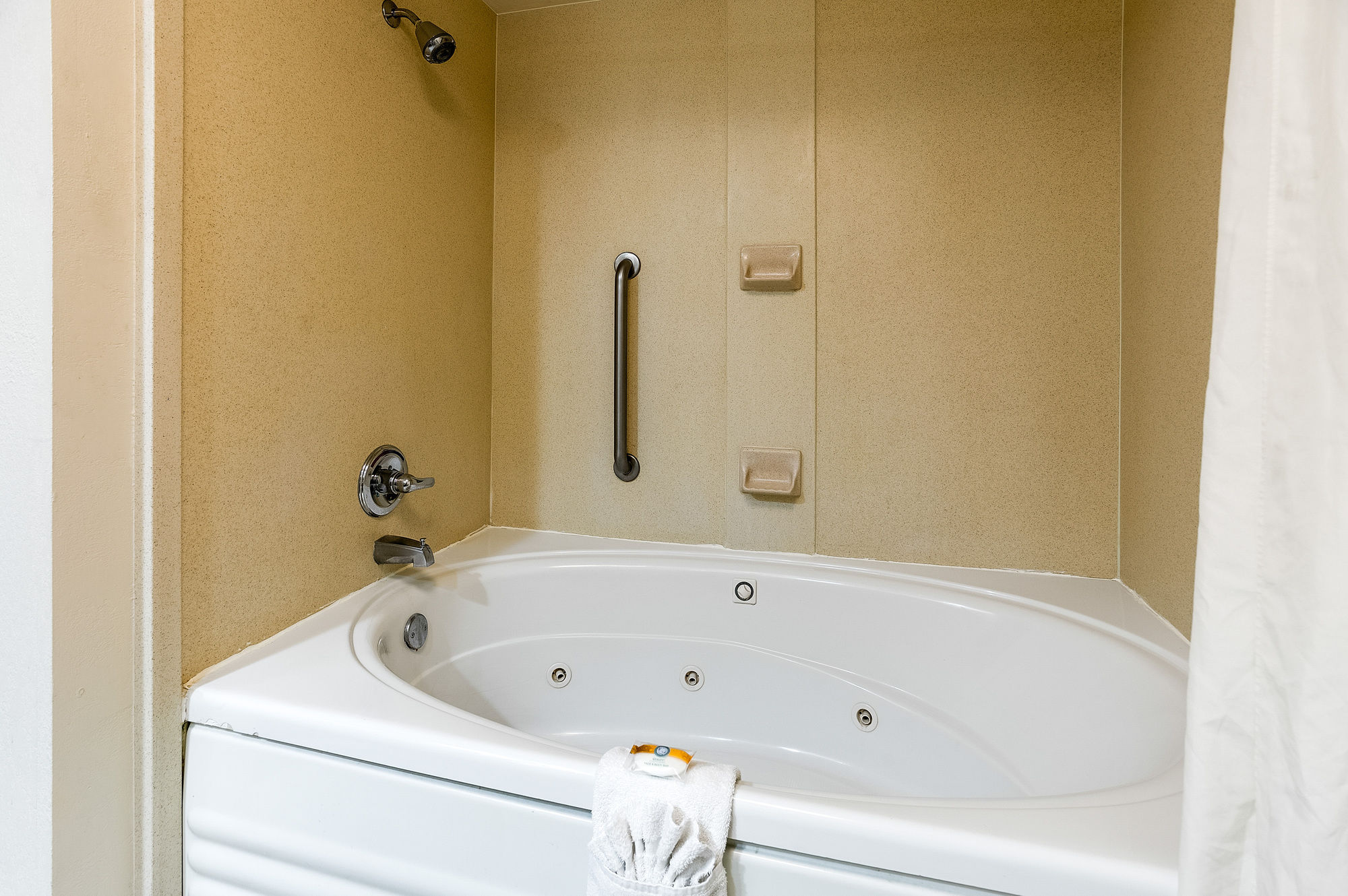 Фото Quality Inn & Suites Lake Charles South